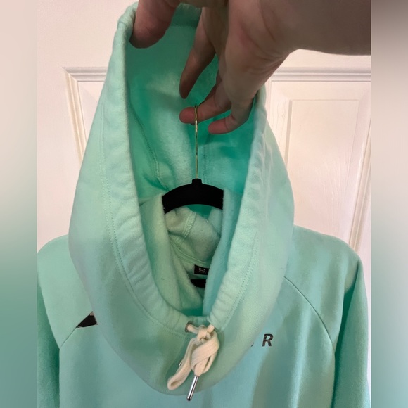 Ladies Large Under Armour sweatshirt - excellent condition, NWOT - Picture 3 of 6